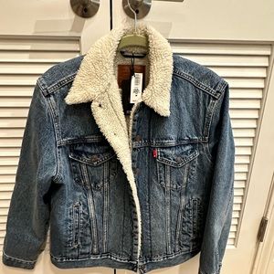 Jean jacket Aritzia never worn, have to sell it since it was non-refundable